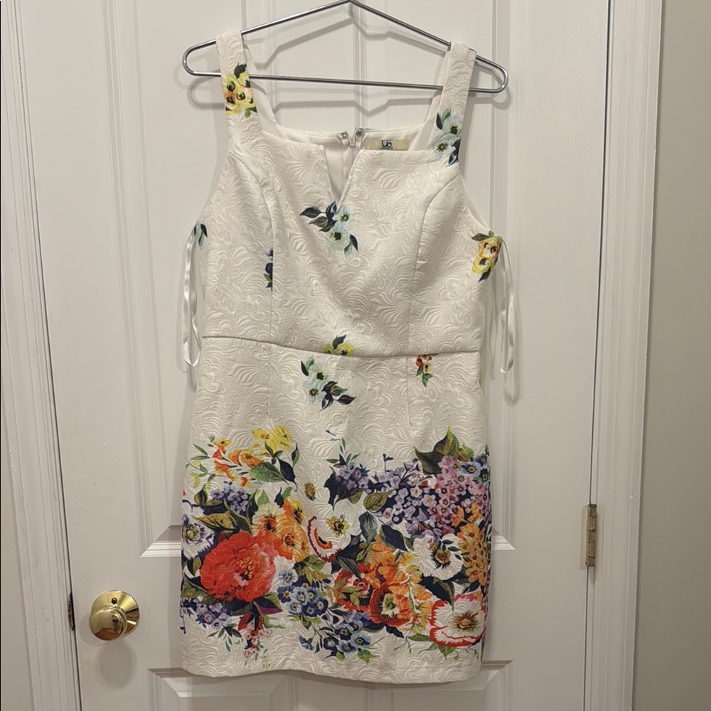 GBG Los Angeles White Floral Mini Dress
